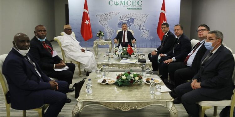 إسطنبول.. نائب أردوغان يلتقي أمين عام منظمة التعاون الإسلامي