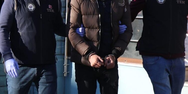 القبض على أجنبيين ينتميان إلى “بي كا كا” جنوبي تركيا