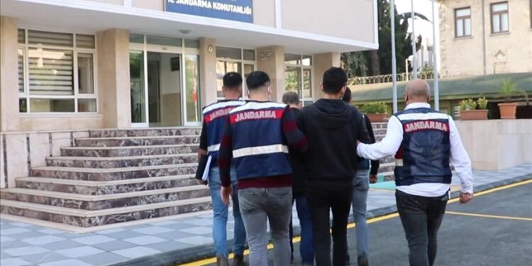 توقيف شخصين على صلة بـ”داعش” جنوبي تركيا