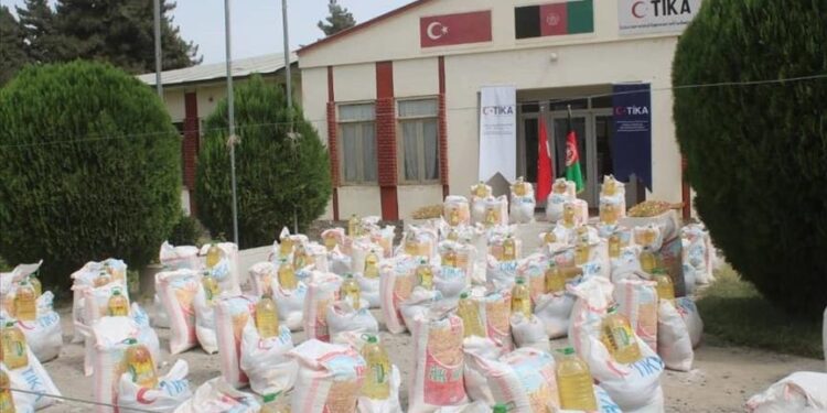 “تيكا” التركية تقدم مساعدات لدار أيتام في أفغانستان