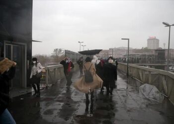 إسطنبول تعلق المدارس الثلاثاء بسبب سوء الأحوال الجوية