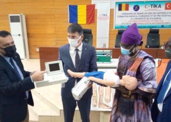 “تيكا” التركية تدعم جامعة تشادية بمعدات تدريبية