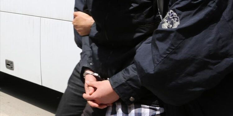 تركيا.. ضبط 5 أشخاص أثناء محاولتهم الفرار إلى اليونان