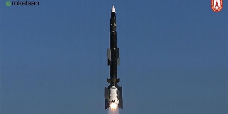 تركيا تختبر بنجاح الصاروخ طويل المدى “سيبار”