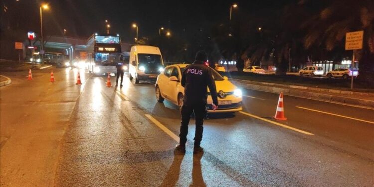 الشرطة التركية تضبط 125 مهاجرا غير نظامي في صربيا