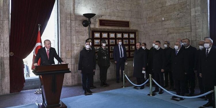 أنقرة.. أردوغان يشارك في مراسم إحياء ذكرى وفاة أتاتورك