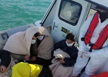 مصرع مهاجر وإنقاذ 9 قبالة سواحل “أيدن” التركية