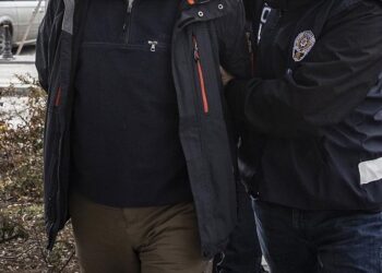 تركيا.. توقيف شخصين يشتبه بانتمائهما لتنظيم “غولن” الإرهابي