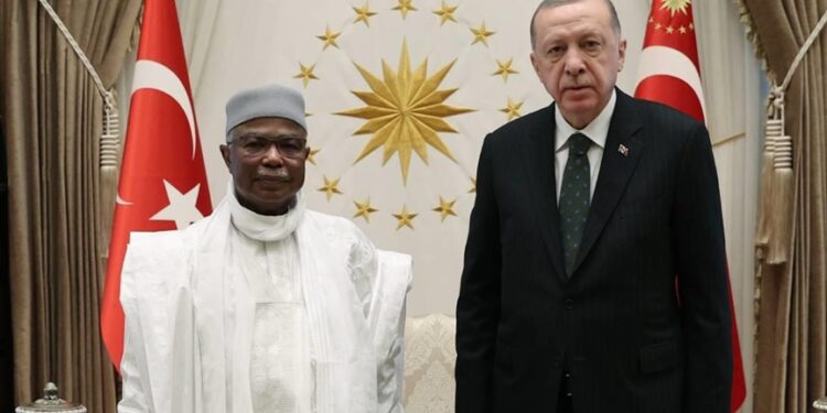 أردوغان يلتقي أمين عام منظمة التعاون الإسلامي