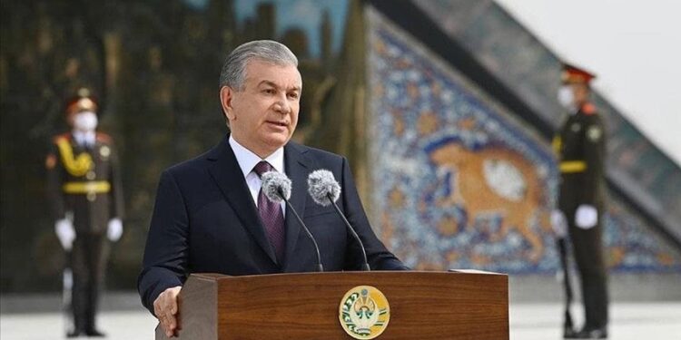 رئيس أوزبكستان يجري أولى زياراته الخارجية إلى تركيا