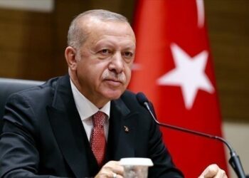 أردوغان يشارك في مراسم تسليم شقق ومحال لمتضرري زلزال إزمير