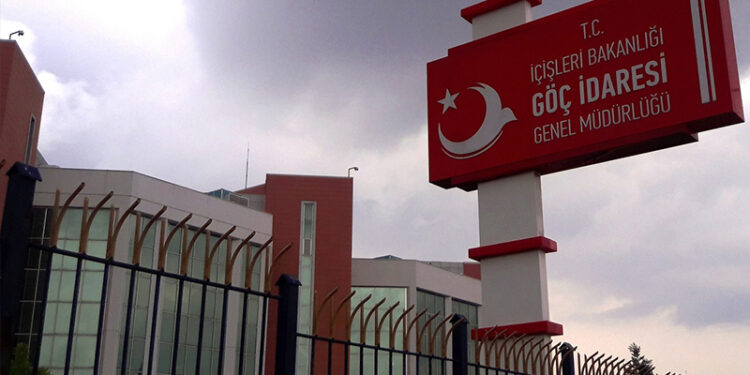 بعد إزالة ملفات تجنيسهم.. سوريون يفاجَؤون بخبر سار من إدارة الهجرة التركية