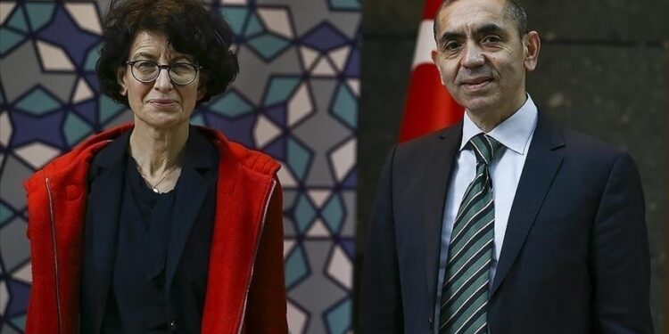 الاتحاد الأوروبي يختار تركيين طورا لقاحا “الأكثر إلهاما في 2021”