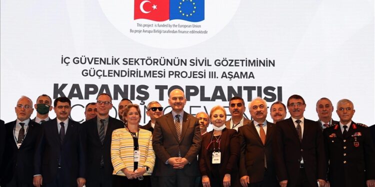 3 آلاف شرطي تركي يشاركون بتأمين كأس العالم في قطر