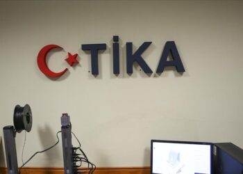 “تيكا” التركية تقدم 100 كرسي متحرك للمعوقين في الصومال