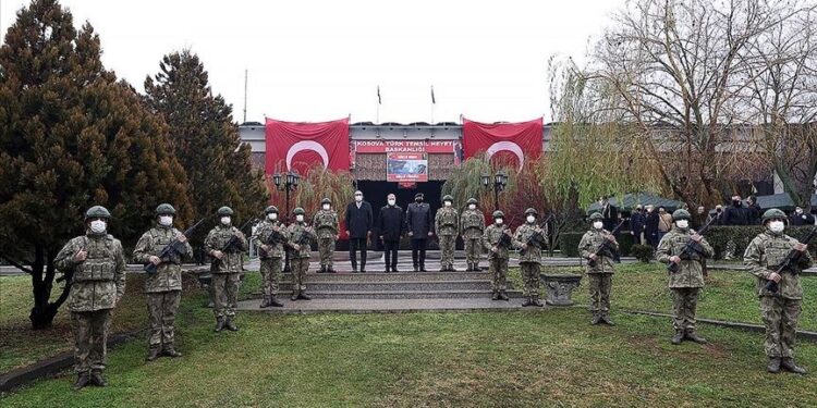 وزير الدفاع التركي: نتابع التطورات في البلقان عن كثب