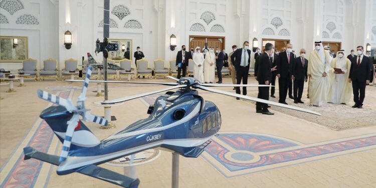 “توساش” التركية تطلع أردوغان والشيخ تميم على مشاريعها للطائرات