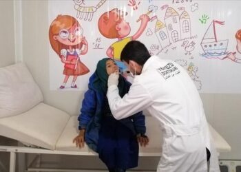 “أطباء حول الأرض” التركية تداوي نصف مليون سوري
