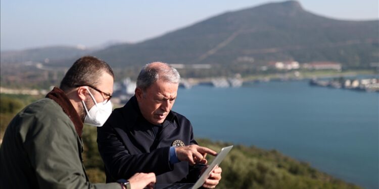 وزير الدفاع التركي يصوت لـ”أفضل صور الأناضول 2021″