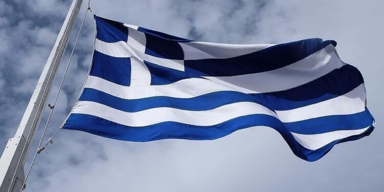 ظنته طالب لجوء.. اليونان ترحل مترجما إلى تركيا