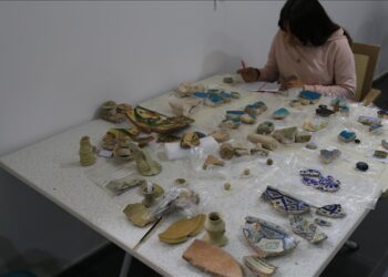 تركيا.. اكتشاف لقى أثرية يعود تاريخها لـ3 آلاف عام