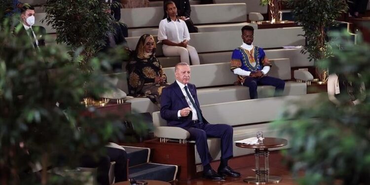 أردوغان: شركاتنا تتولى مشاريع بقيمة 70 مليار دولار في إفريقيا