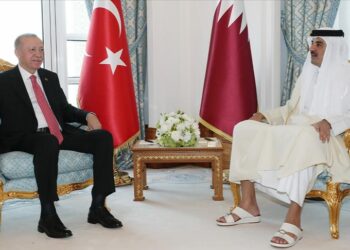 أردوغان وأمير قطر يعقدان اجتماعا ثنائيا في الدوحة