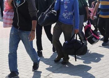 تركيا.. ضبط 12 طالب لجوء شمال غربي البلاد