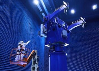 تركيا تنقل قمرا صناعيا أوكرانيا إلى ميامي استعدادًا لإطلاقه للفضاء