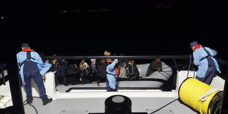 تركيا..ضبط 31 مهاجرا غير نظامي قبالة سواحل آيدين