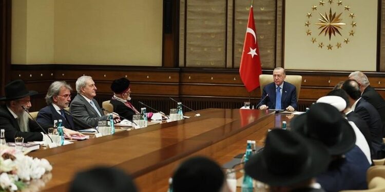 أردوغان: على الجميع بذل الجهود لتعزيز السلام بالشرق الأوسط