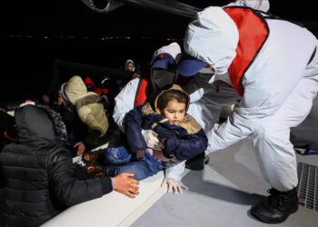 خفر السواحل التركي.. أمل المهاجرين في الحياة