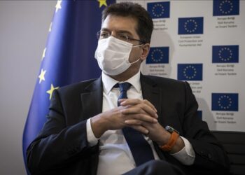 مسؤول أوروبي: نقر بسخاء تركيا وكرم ضيافتها تجاه اللاجئين