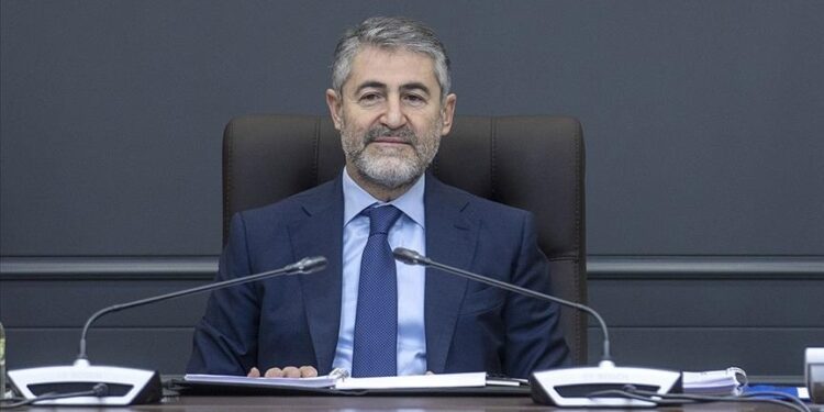 وزير الخزانة التركي: إيجابيات “النموذج الاقتصادي” ستظهر قبل الصيف