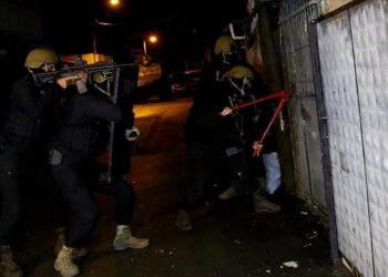 تركيا.. توقيف 13 أجنبيًا للاشتباه بصلتهم بتنظيم “داعش”