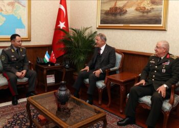 أكار يلتقي رئيس الأركان الأوزبكي