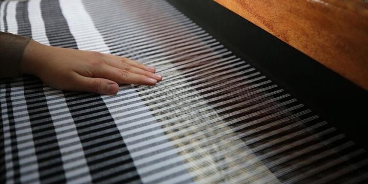 شركة تركية تنتج أقمشة من إعادة تدوير عبوات بلاستيكية