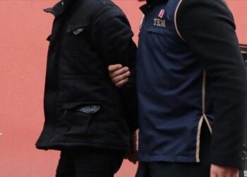 تركيا.. توقيف 21 أجنبيًا للاشتباه بانتمائهم لـ “داعش” و”القاعدة”