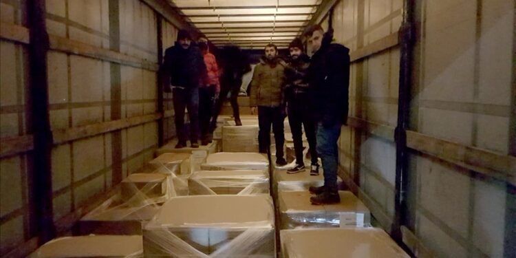 الشرطة التركية تضبط 6 مهاجرين على الحدود المجرية