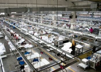 تركيا.. قطاع الملابس الجاهزة يحقق 20 مليار دولار في 2021
