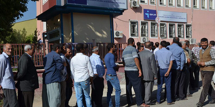 تركيا.. البطالة تسجل 11.2 بالمئة في نوفمبر 2021