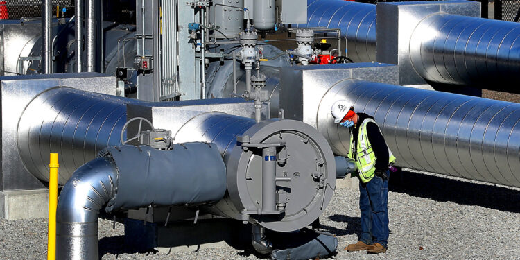 عطل فني يوقف إمداد تركيا بالغاز الإيراني 10 أيام