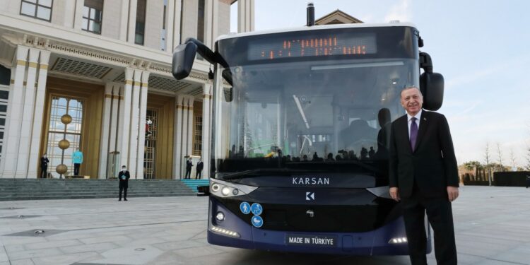 حافلات كهربائية تركية تستعد لتجوب شوارع إسبانيا