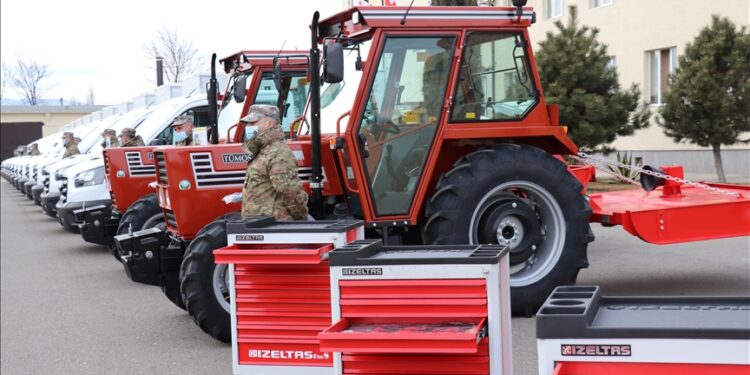 تركيا تقدم مركبات ومعدات تقنية لوزارة الدفاع الجورجية