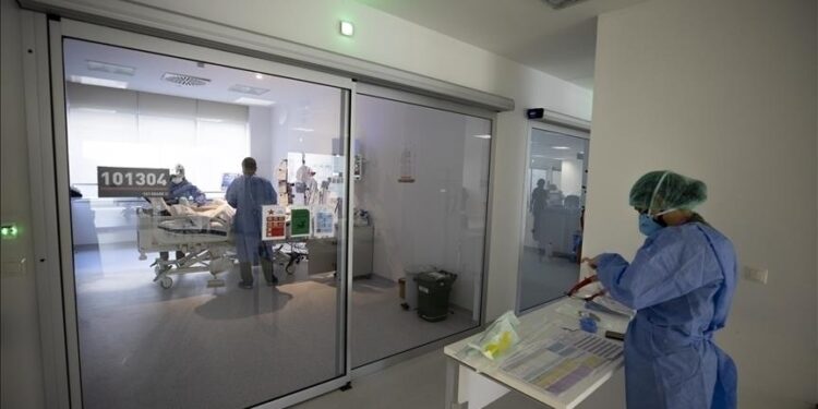 تركيا تسجل 156 وفاة جراء فيروس كورونا