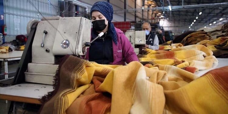 تركيا.. نمو صادرات البطّانيات 25 بالمئة خلال 2021