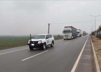 عبر تركيا.. 70 شاحنة مساعدات أممية تدخل إدلب السورية