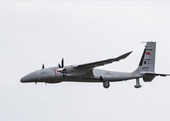 “بايكار” توقع أول عقد تصدير للطائرة القتالية “بيرقدار آقنجي”