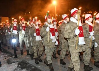 تركيا.. مسيرة حاشدة تحيي ذكرى شهداء “صاري قاميش”