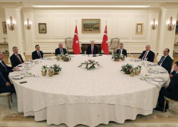 أردوغان يجتمع بممثلي الأجهزة القضائية والتشريعية والتنفيذية